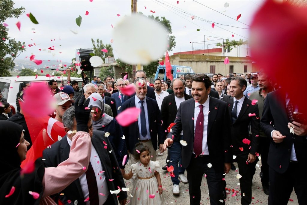 YTB Başkanı Eren, Lübnan’daki Türkmen köylerinde sevgiyle karşılandı 1 YTB Lubnan Ziyaret3