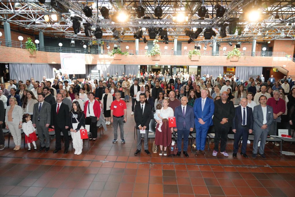 23 Nisan Çocuk Bayramı Dortmund'da festival havasında kutlandı 8 dortmund 23Nisan kutlama 1