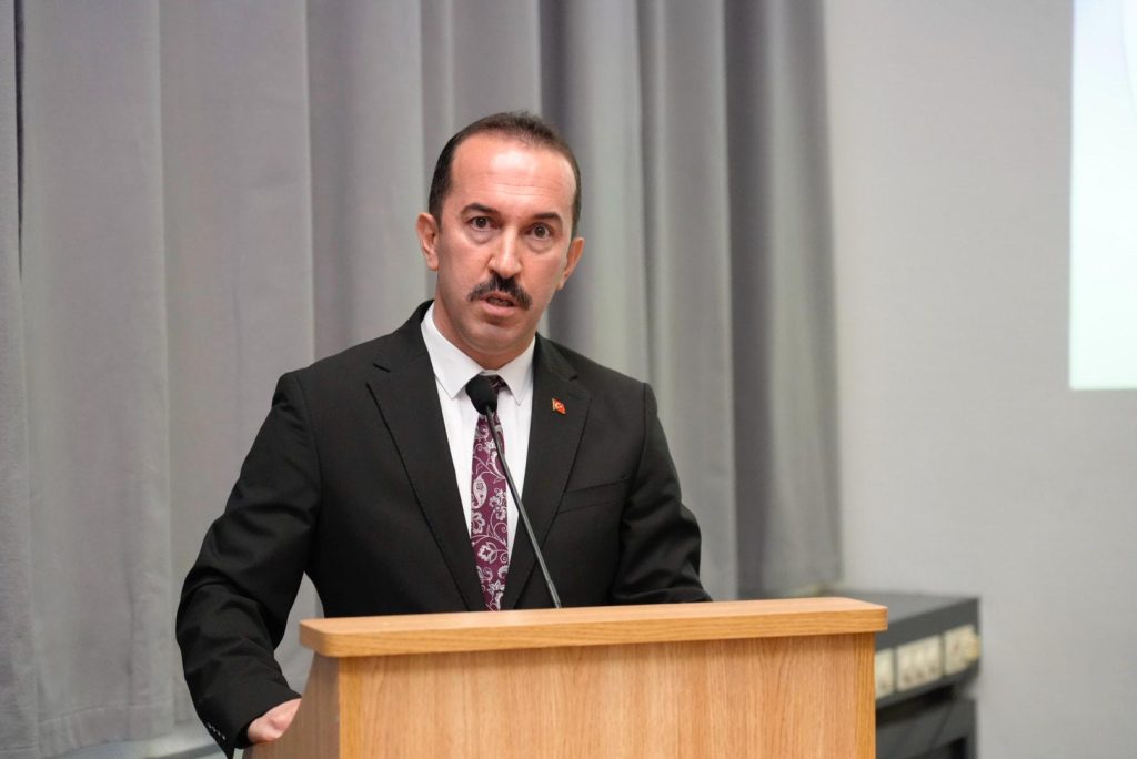 Büyükelçi Turan: “Türkçe eğitimi kültürel kimliğimizin teminatıdır” 11 essen buyukelci turan stk toplanti 18