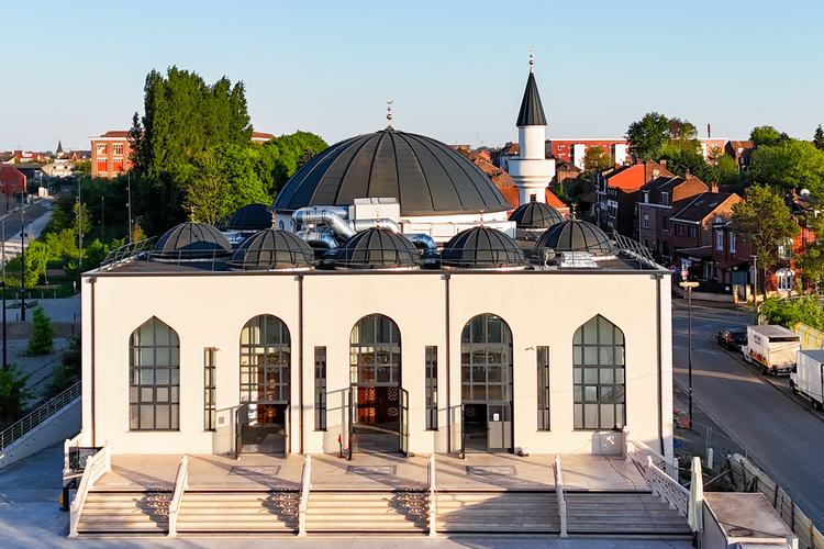 Fransa’da bir mimari şaheser: Eyüp Sultan Camisi ibadete açıldı 12 fransa cami2