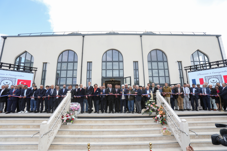 Fransa’da bir mimari şaheser: Eyüp Sultan Camisi ibadete açıldı 8 fransa cami3