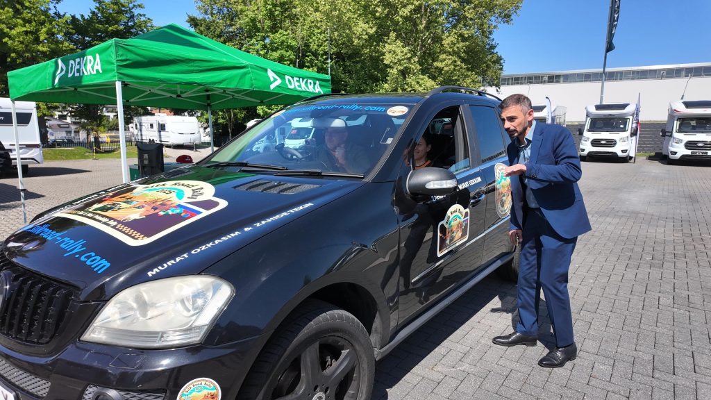 İpekyolu Rallisi, 13 ülkeye uzanacak yolculuk için start aldı 20 ipekyonu ralli14