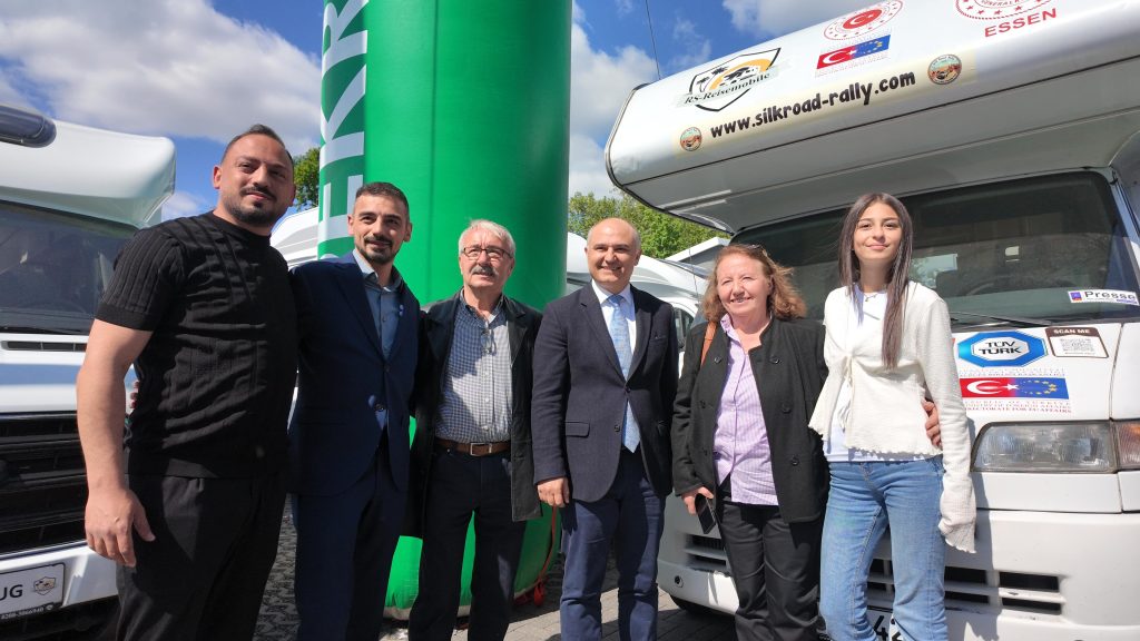 İpekyolu Rallisi, 13 ülkeye uzanacak yolculuk için start aldı 11 ipekyonu ralli9