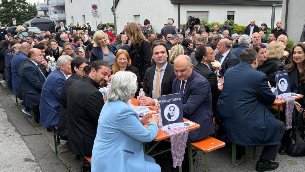 Büyükelçi Turan: “Solingen sadece Türklerin değil, tüm toplumun meselesi” 12 solingen anma 3