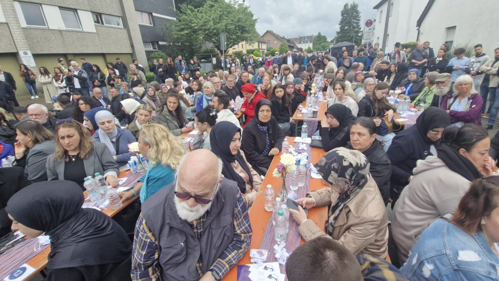 Büyükelçi Turan: “Solingen sadece Türklerin değil, tüm toplumun meselesi” 16 solingen anma 7