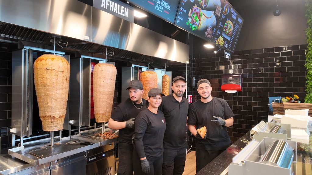 Girişimcilikte örnek isim: Kayserili Yakup Alemdar’dan Rotterdam'da lezzet yatırımı 11 yakup alemdar2