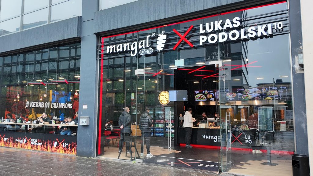 Girişimcilikte örnek isim: Kayserili Yakup Alemdar’dan Rotterdam'da lezzet yatırımı 1 yakup alemdar3