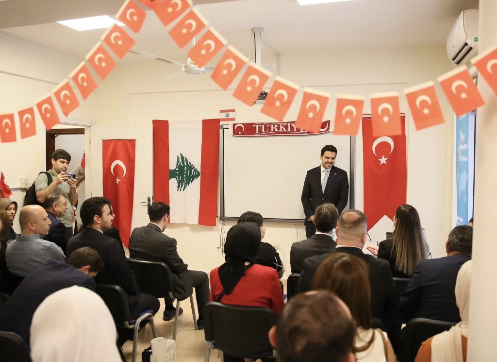 YTB Başkanı Abdullah Eren Beyrut’ta Türkiye Mezunlarıyla buluştu 10 ytb lubnan bulusma 2