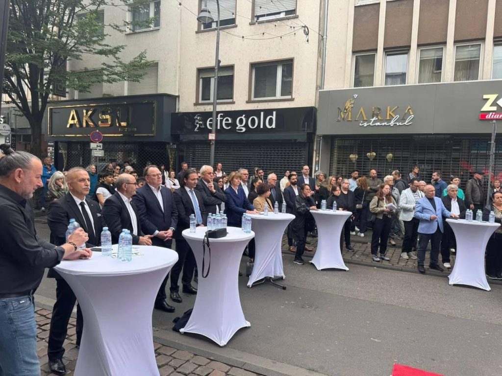 Keup Caddesi, 21 yıl sonra yine barış için bir aradaydı 14 keup cannesi 21 yildonum anma2