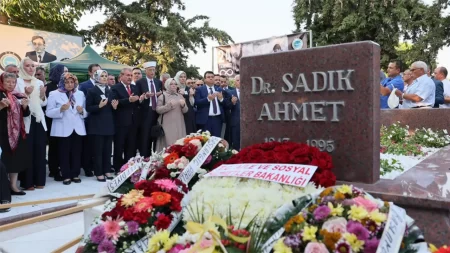 dr sadik ahmet vefatinin 30 yi