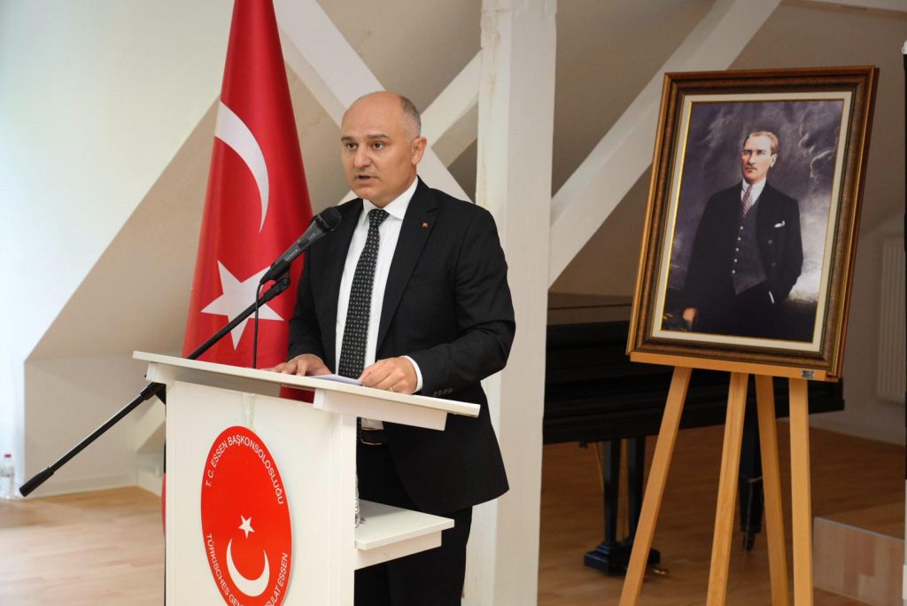Başkonsolos Aydın: “40 yıllık plan 15 Temmuz’da bozguna uğradı” 14 essen 15Temmuz 13