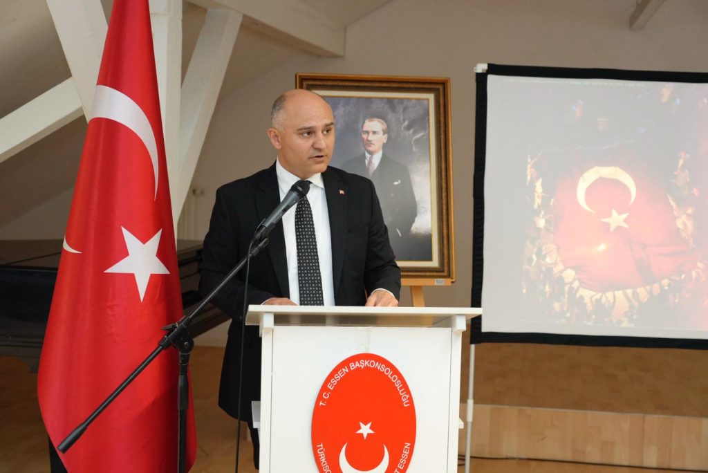 Başkonsolos Aydın: “40 yıllık plan 15 Temmuz’da bozguna uğradı” 13 essen 15Temmuz 16