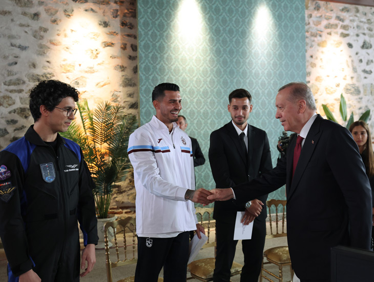 Cumhurbaşkanı Erdoğan gençlerle buluştu