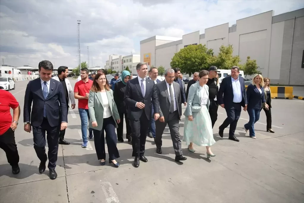 AK Parti Genel Başkan Yardımcısı Sırakaya Kapıkule’de gurbetçilerle buluştu 1 kapikule de gurbetci