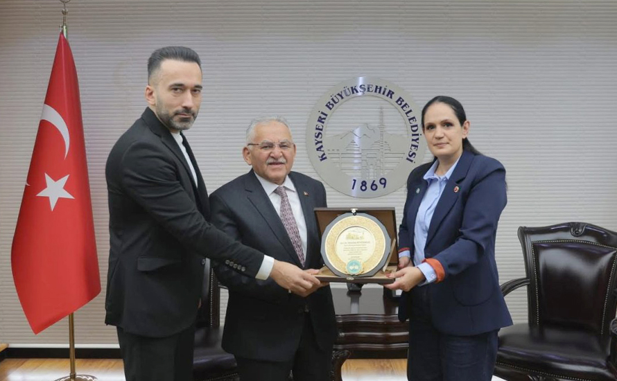 AKİB’ten Kayseri Büyükşehir Belediye Başkanı Büyükkılıç’a ziyaret