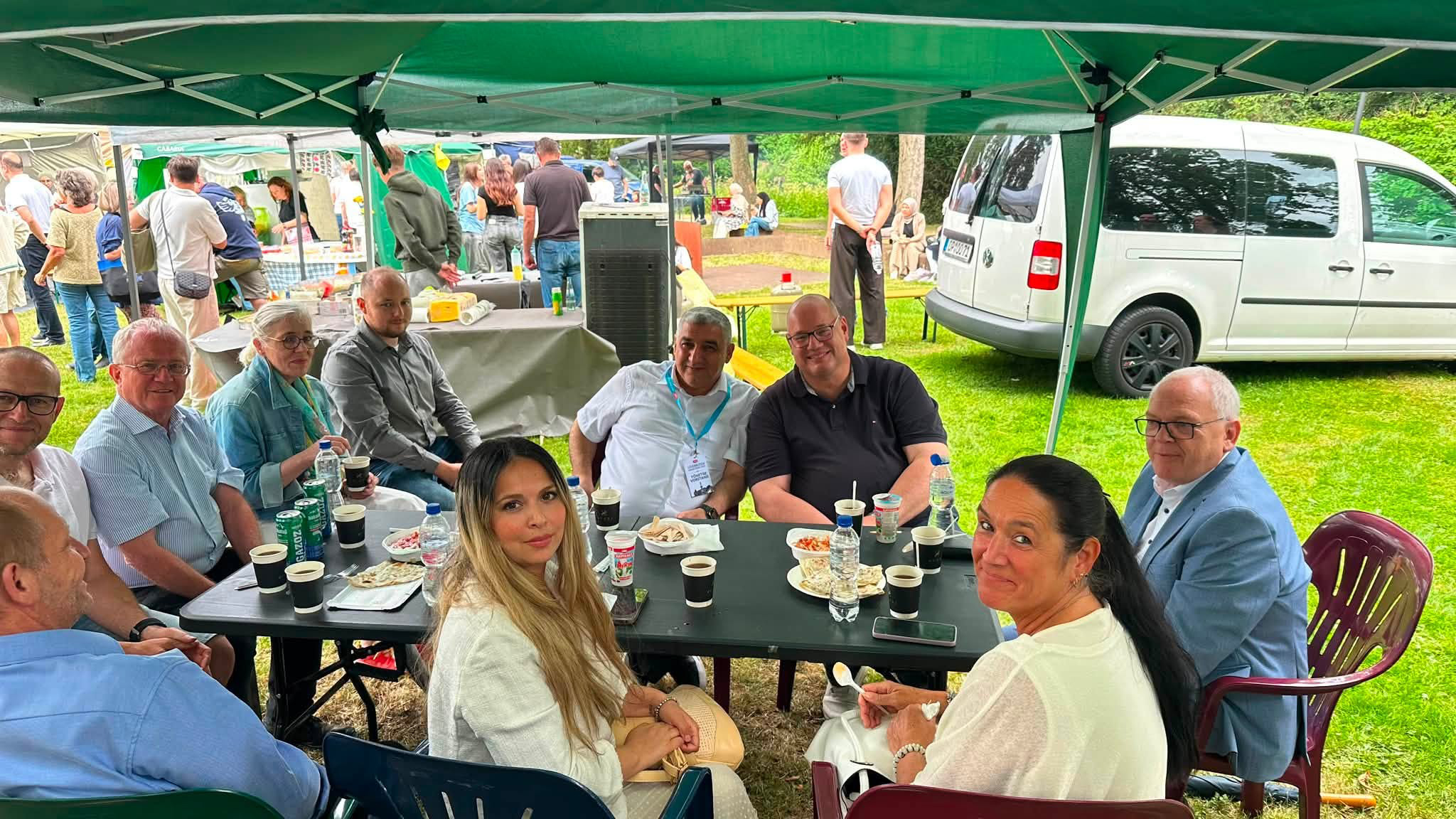 Leverkusen'de binlerce kişi Avrupa Festivali'nde buluştu