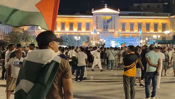 Atina'da binlerce Pakistanlı bağımsızlık günlerini kutladı