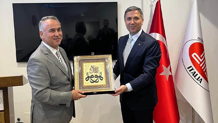 Sırakaya Milano'da diaspora Türklerine 'gönül bağları' mesajı verdi