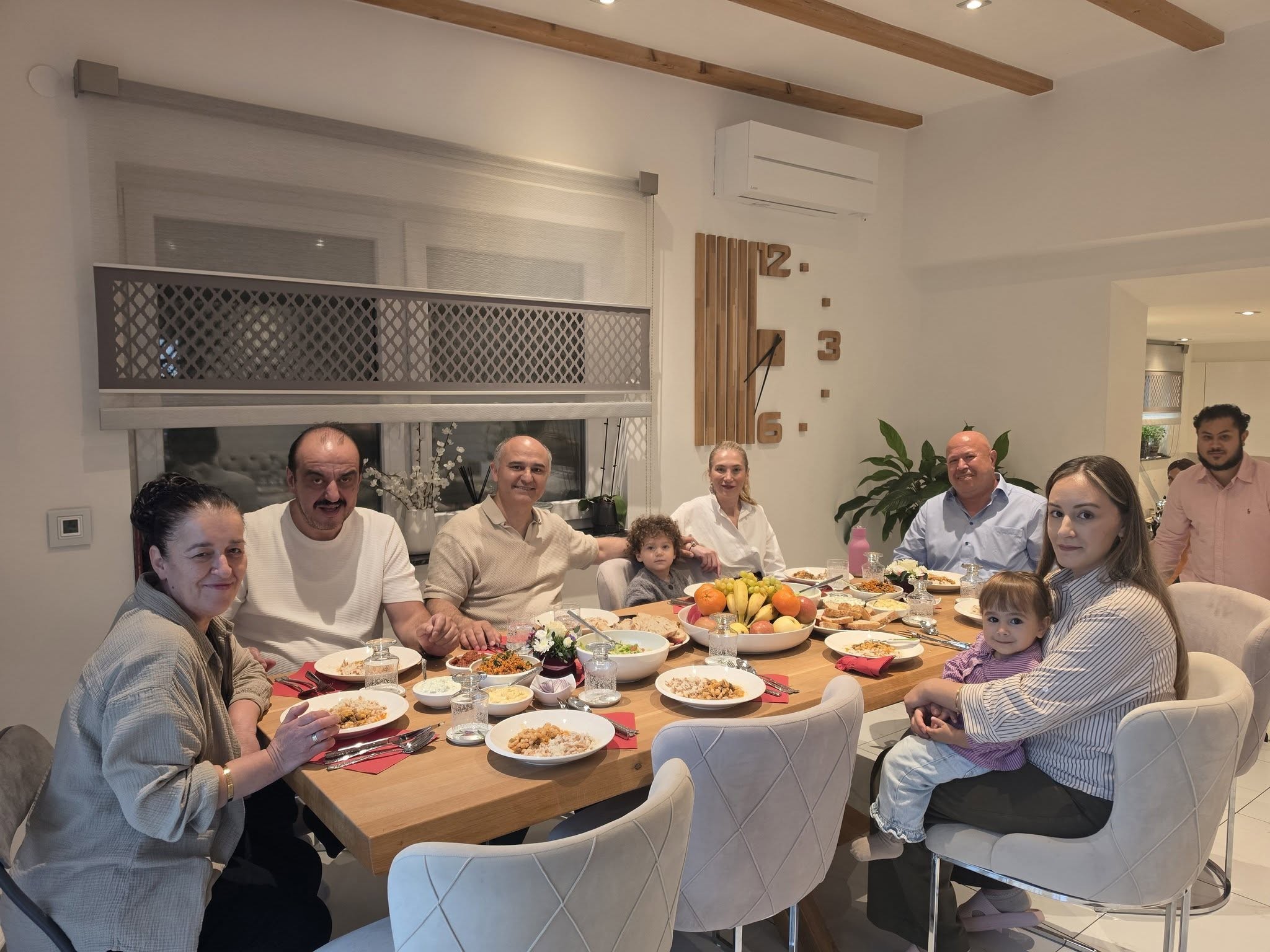 Essen Başkonsolosu Aydın, Eşref Dindar'ın konukluğunda akşam yemeğinde ağırlandı